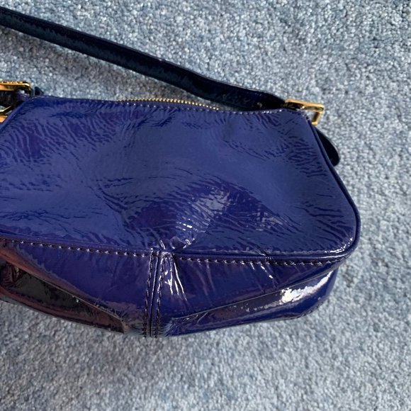 Michael Kors midnight blue small with gold buckles - Picture 5 of 5